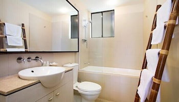 Marine Boutique Apartments - Dalby Accommodation 3