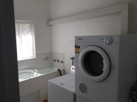 Mollymook Aquarius Apartments - Dalby Accommodation 4