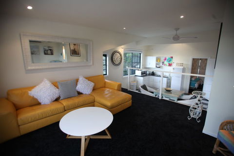 Amore At The Beach - Dalby Accommodation 5