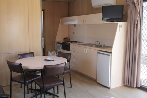 Avondel Caravan Park - Dalby Accommodation 4