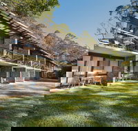 Avoca Beach Hotel - Dalby Accommodation