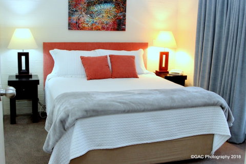Mollymook Cove Apartments - Dalby Accommodation 2