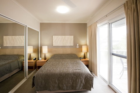 Mollymook Cove Apartments - Dalby Accommodation 5