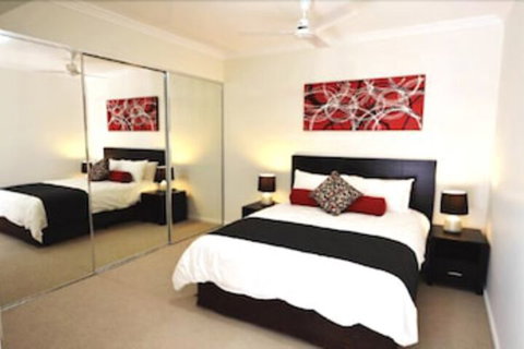 C2 Esplanade Serviced Apartments - Dalby Accommodation 3
