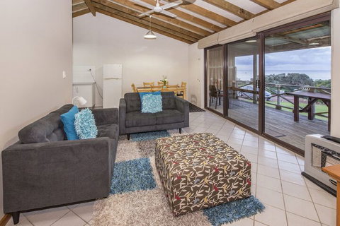 Chandlers Smiths Beach Villas - Dalby Accommodation 4