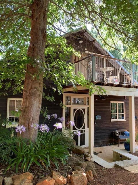 Oak Tree Barn Bridgetown - Dalby Accommodation 6