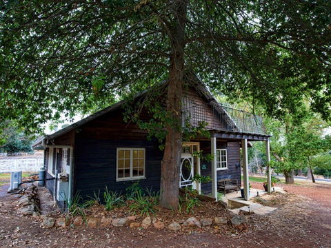 Oak Tree Barn Bridgetown - Dalby Accommodation 2