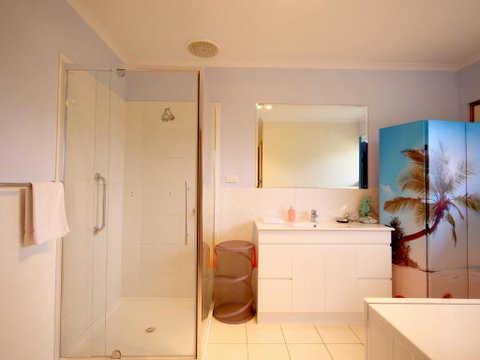 Salty Air Apartments Kingscote Kangaroo Island - Dalby Accommodation 6