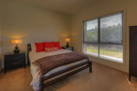 Fairwinds - Essentially Tas - Dalby Accommodation 2