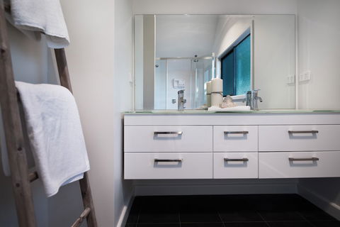 Artemis Retreat - Dalby Accommodation 3