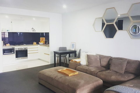Circle Luxury Holidays - Dalby Accommodation 2