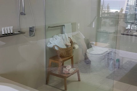 Circle Luxury Holidays - Dalby Accommodation 6