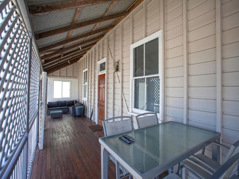 CBD Holiday Home - Dalby Accommodation 6