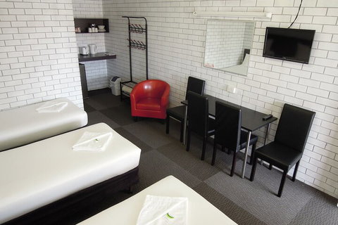 Jackaroo Apartments - Dalby Accommodation 7