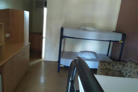 Palm Court Backpackers - Dalby Accommodation 4