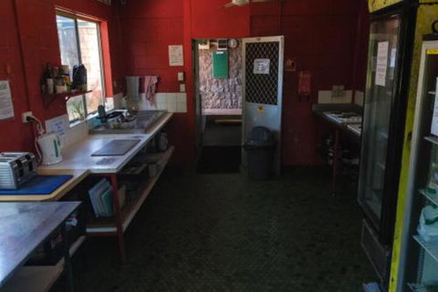 Palm Court Backpackers - Dalby Accommodation 5