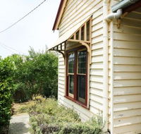 Miss Pyms Cottage - Dalby Accommodation