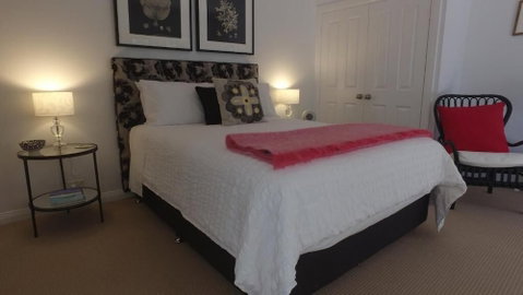 The Ridge Retreat At Mollymook - Dalby Accommodation 4