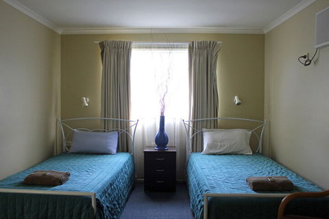 Australian Motor Homes Tourist Park - Dalby Accommodation 4