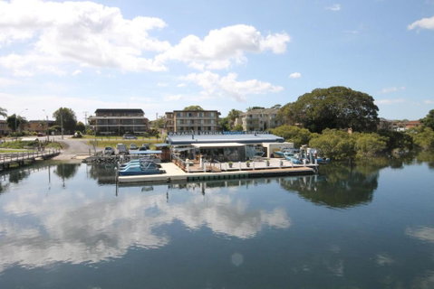 CHILL OUT LAKESIDE At FORSTER - Dalby Accommodation 3