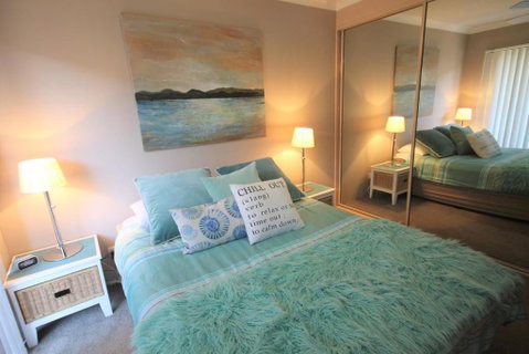 CHILL OUT LAKESIDE At FORSTER - Dalby Accommodation 4
