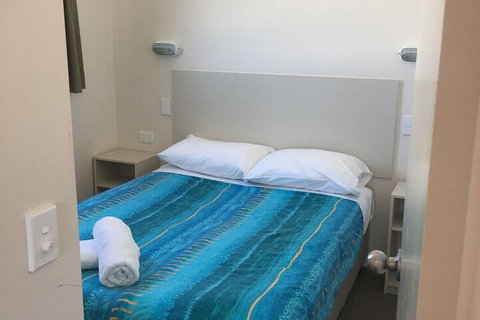 Jervis Bay Holiday Cabins - Dalby Accommodation 3
