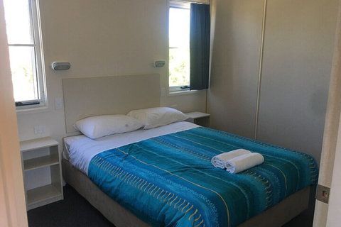 Jervis Bay Holiday Cabins - Dalby Accommodation 4