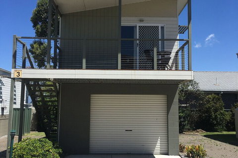 Jervis Bay Holiday Cabins - Dalby Accommodation 5