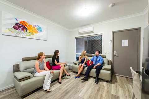 Athena Motel Apartments - Dalby Accommodation 7
