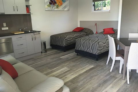 Athena Motel Apartments - Dalby Accommodation 6