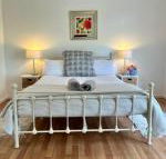 Birchwood Cottage - Dalby Accommodation