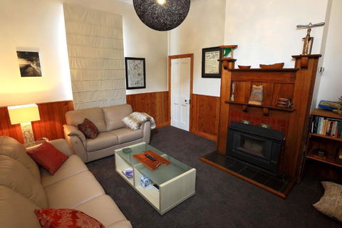 At The Beach & Not Quite At The Beach Holiday Cottages Stanley - Dalby Accommodation 2