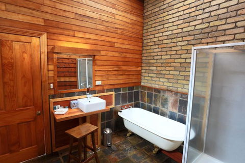 At The Beach & Not Quite At The Beach Holiday Cottages Stanley - Dalby Accommodation 3