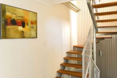 Seaspray Apartments - Dalby Accommodation 4