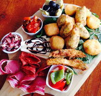 Off The Boat Pizzeria - Dalby Accommodation