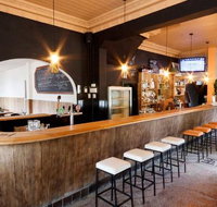 The Bridge Hotel - Dalby Accommodation