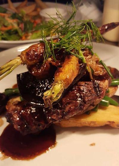 Lighthouse Beach Cafe - Dalby Accommodation 9