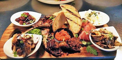 Lighthouse Beach Cafe - Dalby Accommodation 16