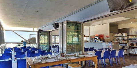 Lighthouse Beach Cafe - Dalby Accommodation 19