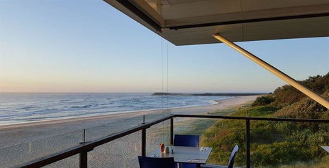 Lighthouse Beach Cafe - Dalby Accommodation 23
