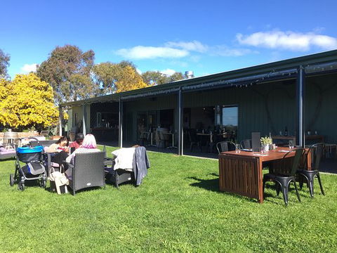 Avon Ridge - Dalby Accommodation 0