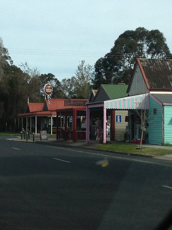 Briagolong Cafe - Dalby Accommodation 0