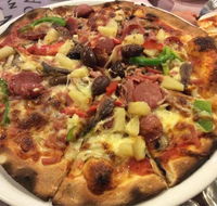 Lizas Woodfired Pizza - Dalby Accommodation