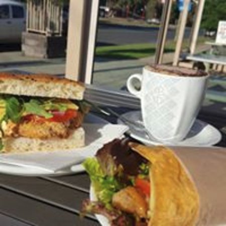 Deniliquin Bakery - Dalby Accommodation 0