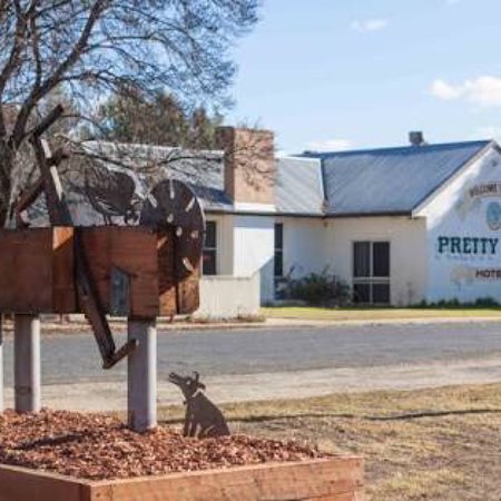 Pretty Pine Hotel - Dalby Accommodation 0