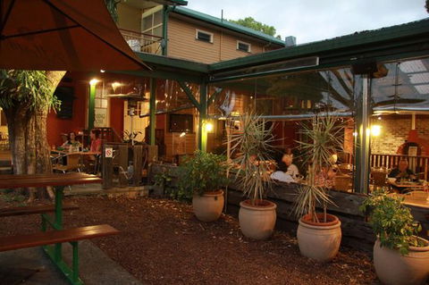 Eltham Hotel Restaurant - Dalby Accommodation 0