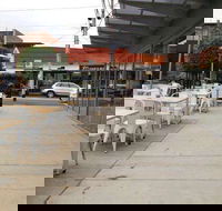 Arboretum Kitchen  Pantry - Dalby Accommodation