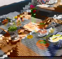 Between Us - Dalby Accommodation