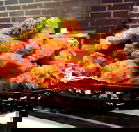 SoCal Chicks - Dalby Accommodation