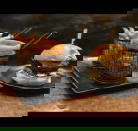 House of Burgers - Dalby Accommodation